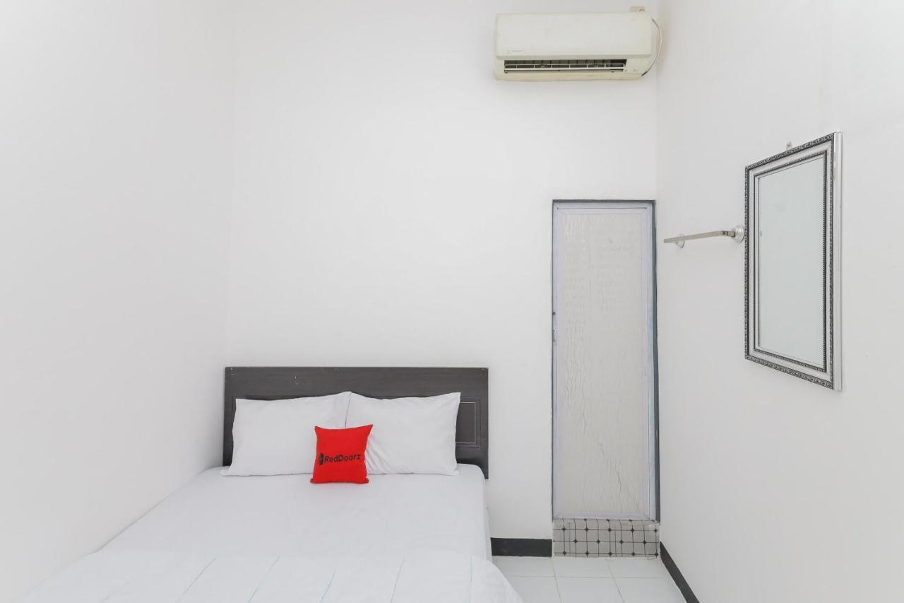 Reddoorz Near Mayapada Hospital Surabaya Bagian luar foto