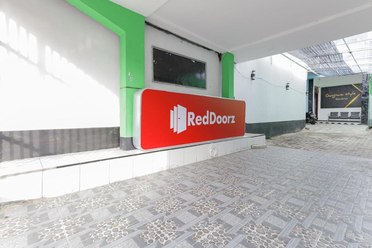 Reddoorz Near Mayapada Hospital Surabaya Bagian luar foto